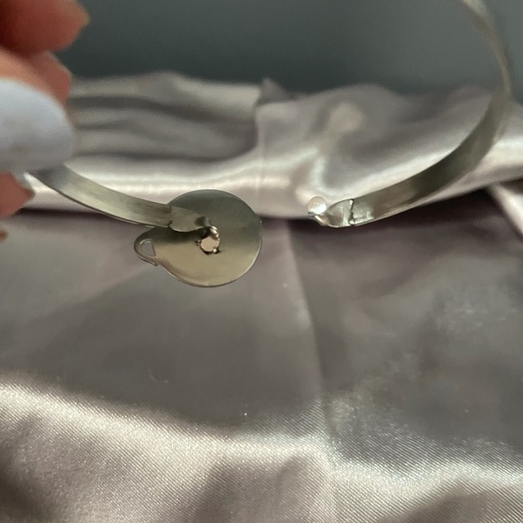 Elephant Bangle Bracelt - Picture 5 of 9